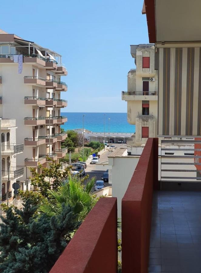 Residenza Estate Vista Mare Apartment กัลลีโปลี ภายนอก รูปภาพ