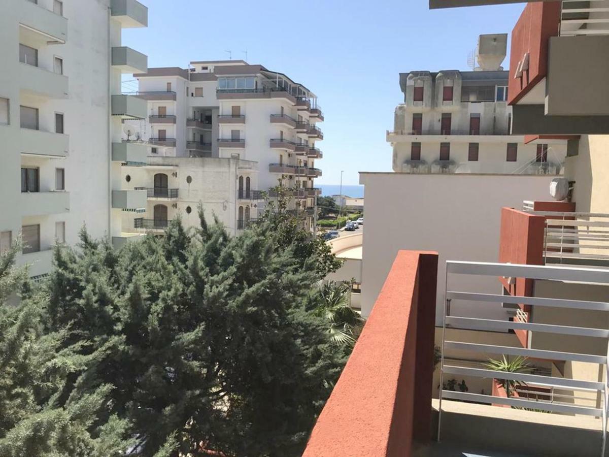 Residenza Estate Vista Mare Apartment กัลลีโปลี ภายนอก รูปภาพ