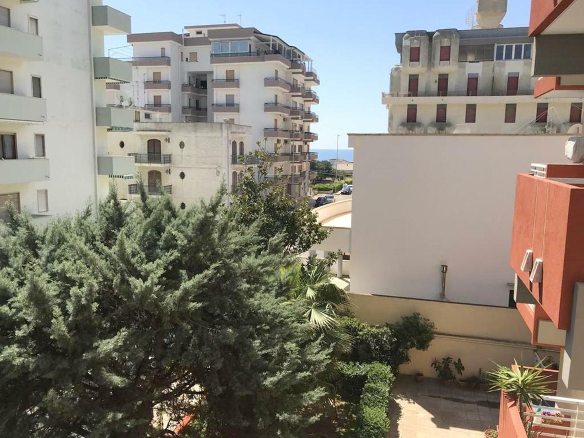 Residenza Estate Vista Mare Apartment กัลลีโปลี ภายนอก รูปภาพ