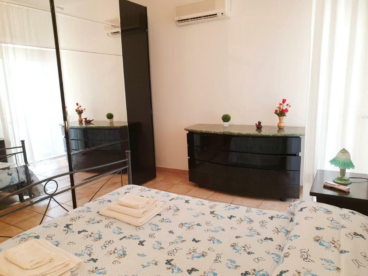 Residenza Estate Vista Mare Apartment กัลลีโปลี ภายนอก รูปภาพ
